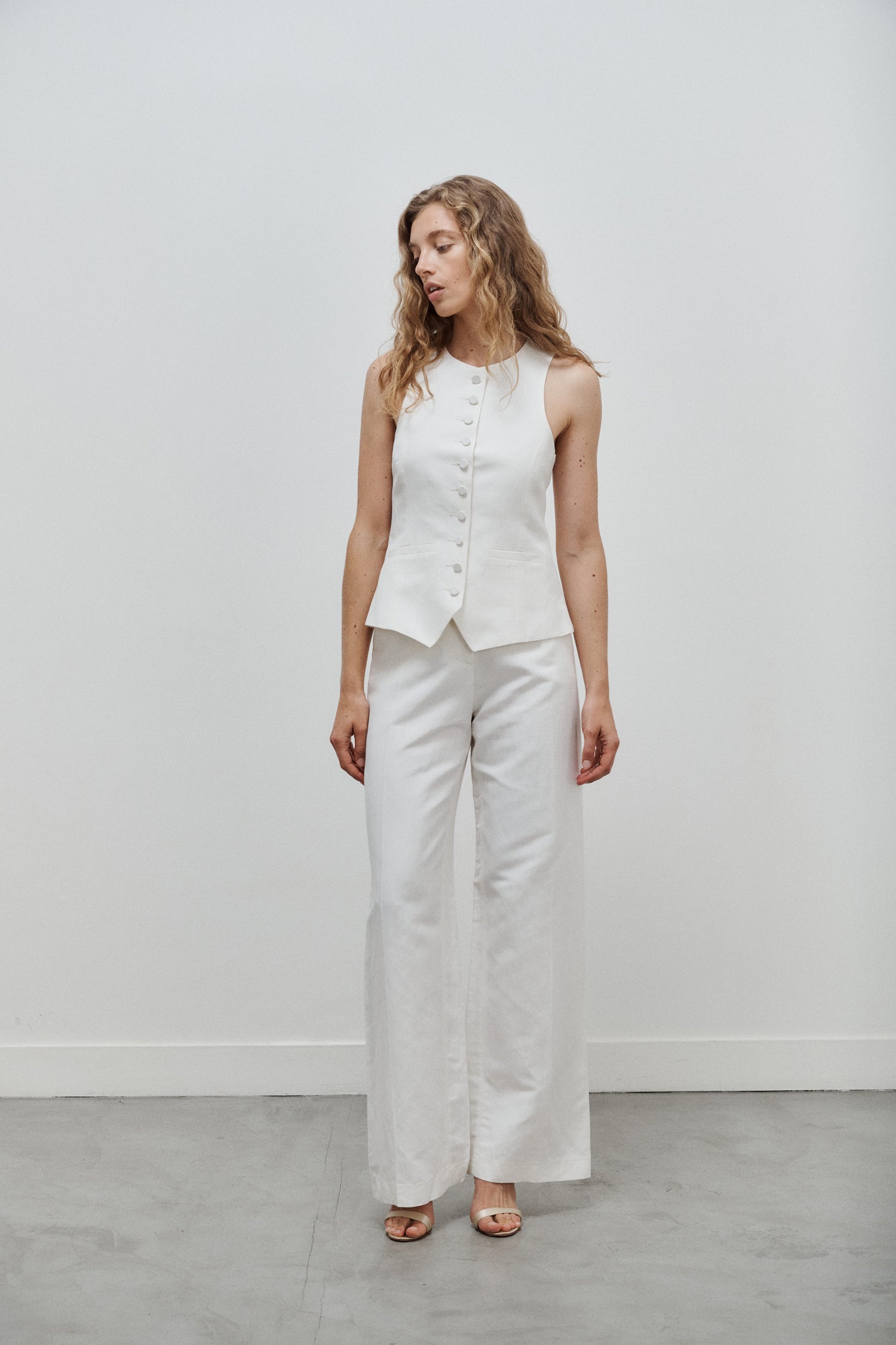 gilet veston de tailleur femme toile de lin et soie blanc cassé Made in France par Facettes Studio