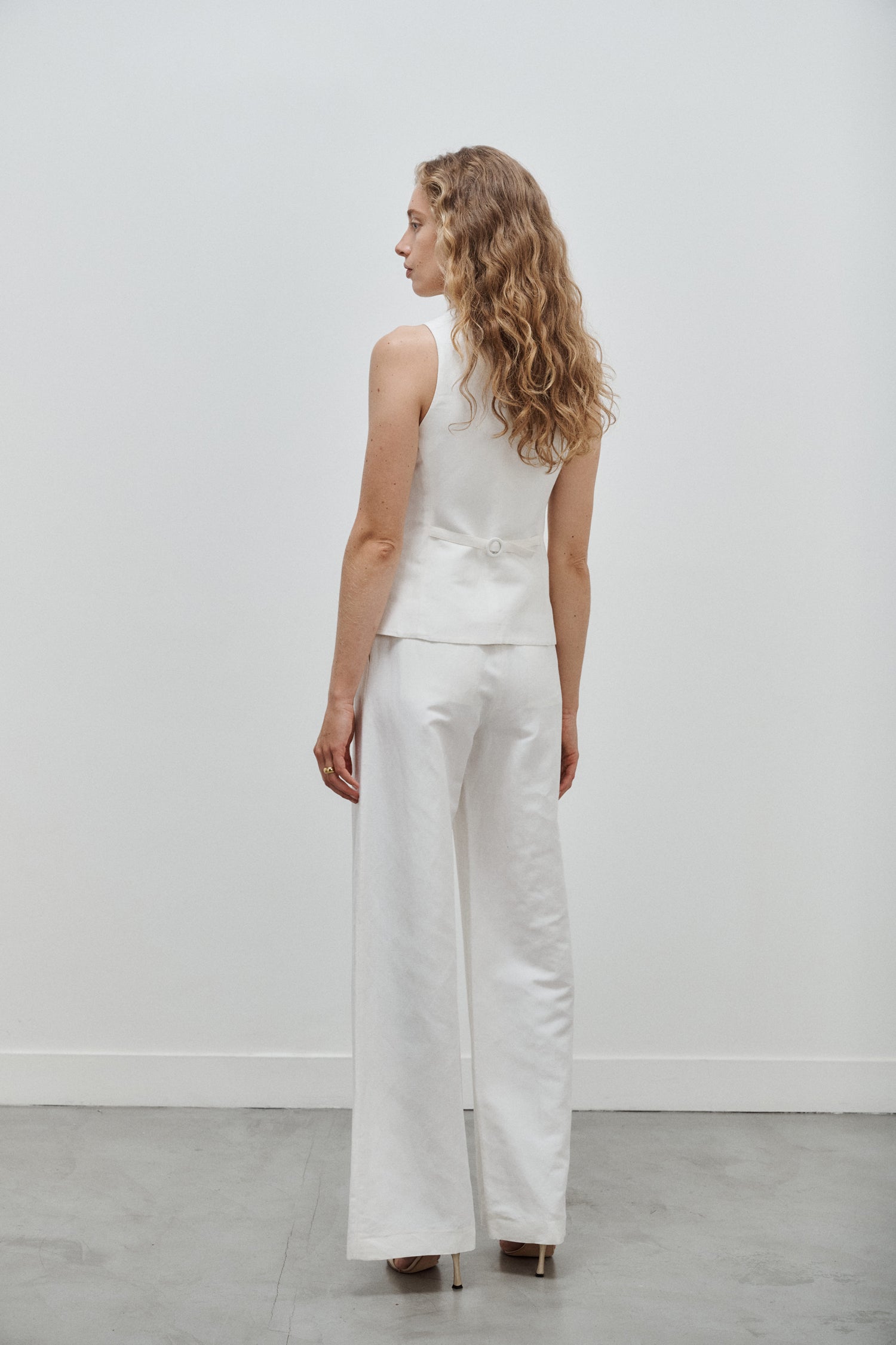 gilet veston de tailleur femme toile de lin et soie blanc cassé Made in France par Facettes Studio