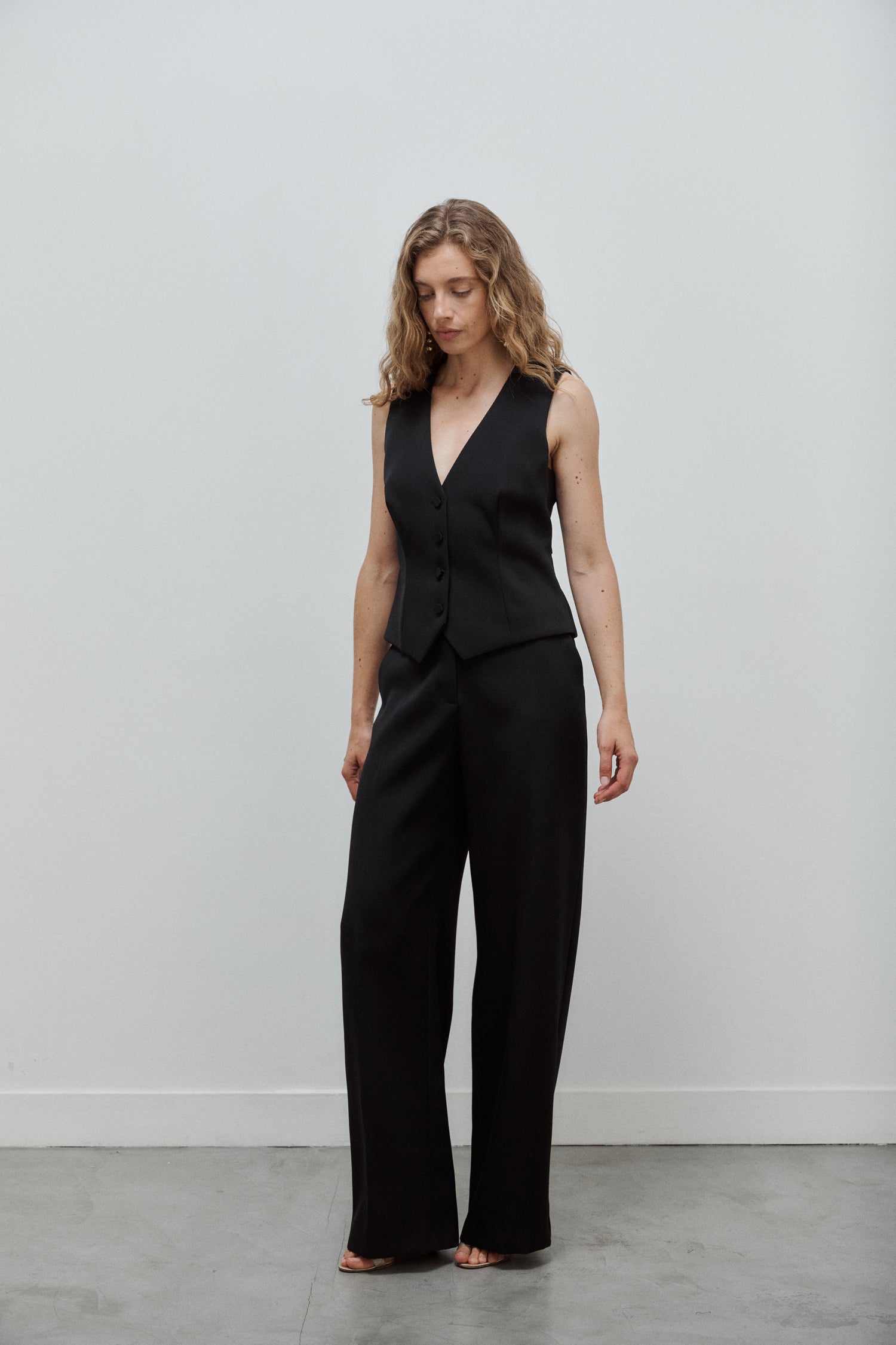 gilet de costume femme grain de poudre noir Made in France par Facettes Studio