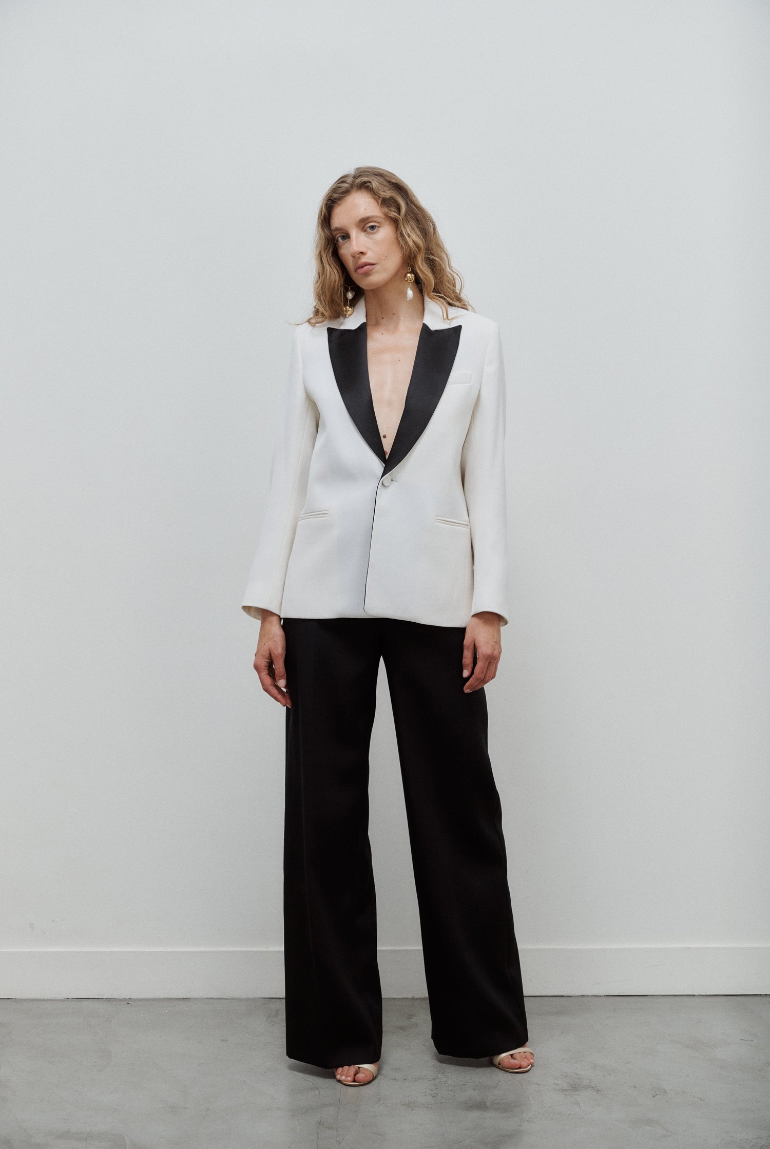 veste smoking femme blanc et noir Made in France par Facettes Studio