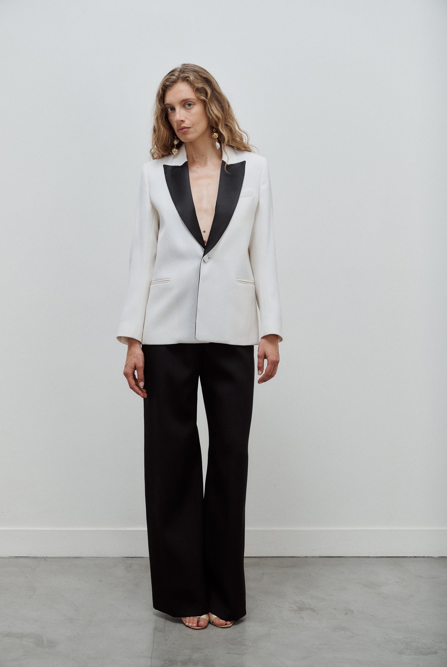 veste smoking femme blanc et noir Made in France par Facettes Studio