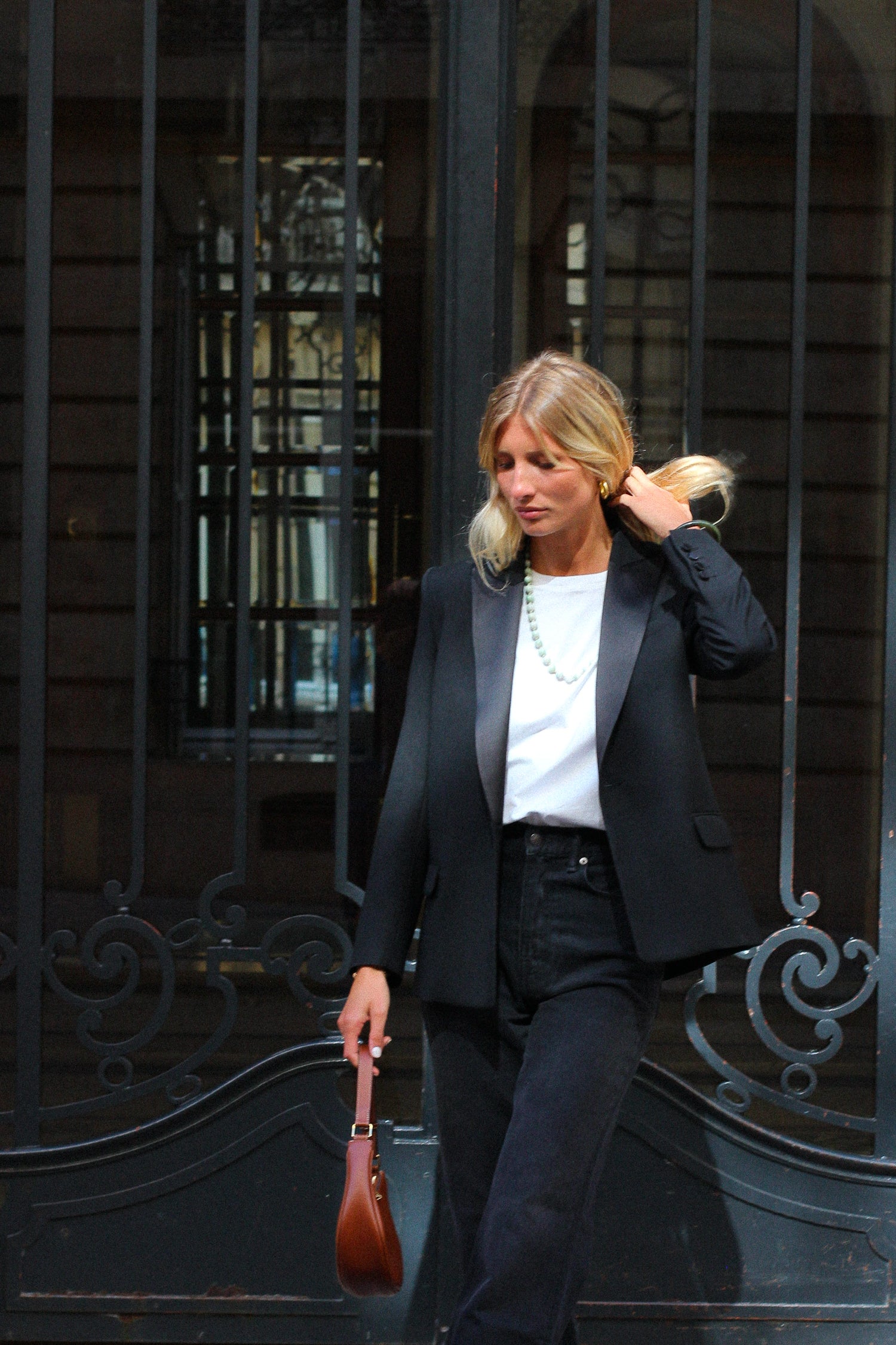 veste smoking femme col satin noir et grain de poudre en laine made in France par Facettes Studio