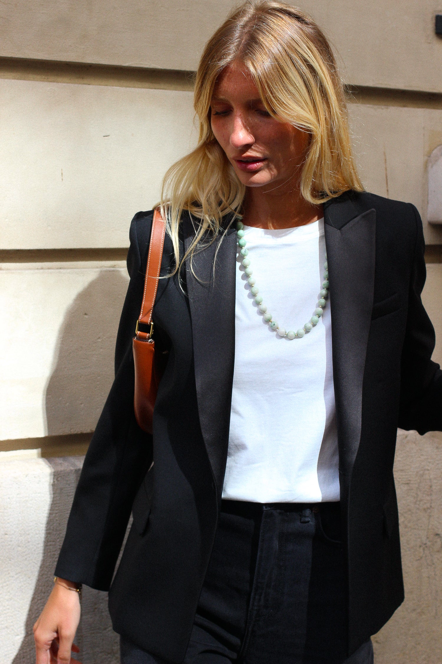 veste smoking femme col satin noir et grain de poudre en laine made in France par Facettes Studio