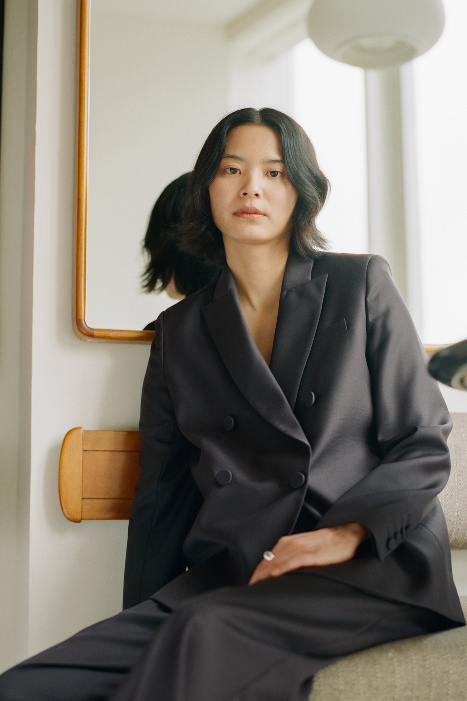 veste de tailleur croisée femme double boutonnage twill de laine noire Made in France par Facettes Studio