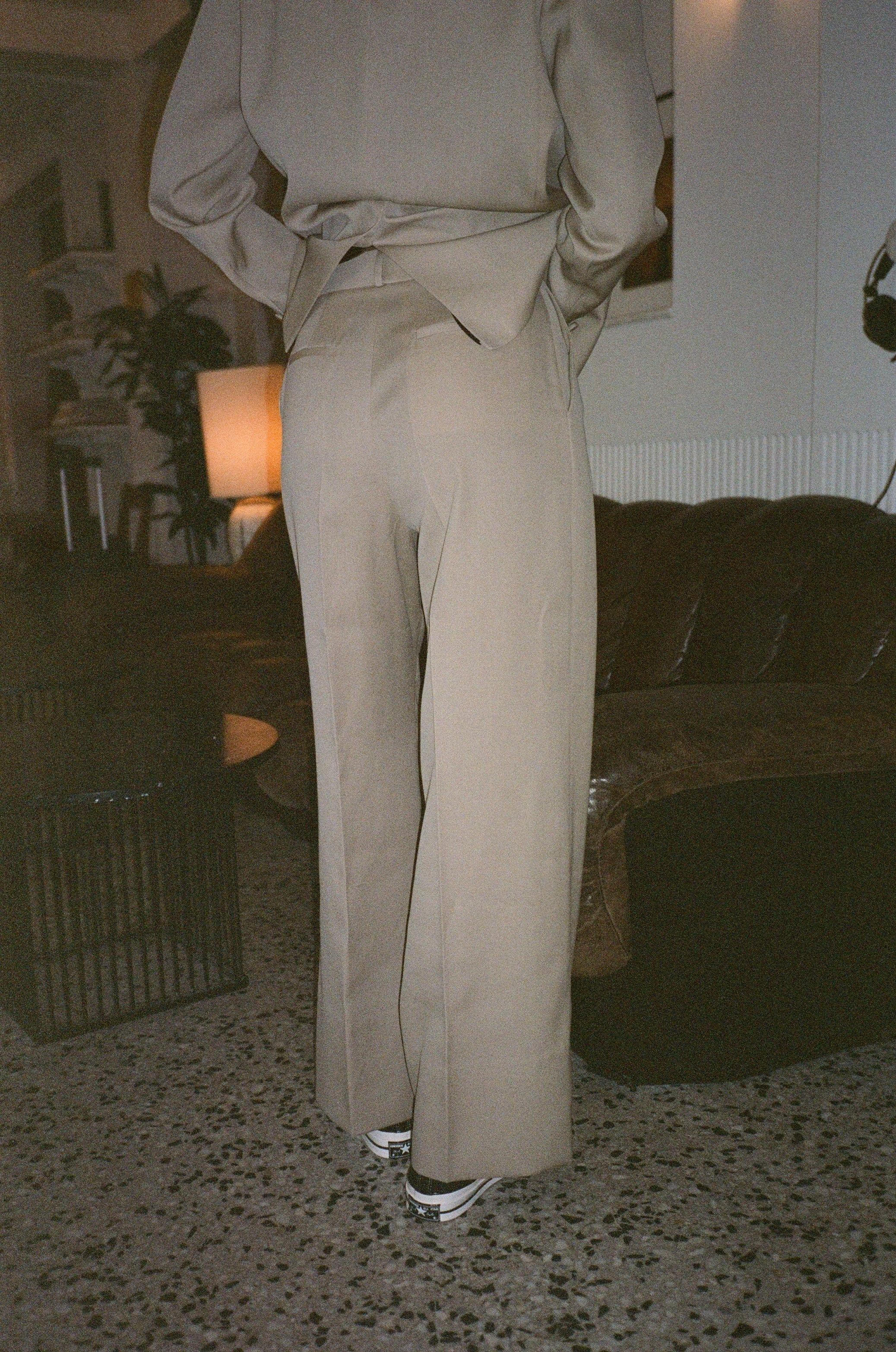 pantalon de tailleur femme gabardine de laine beige Made in France par Facettes Studio