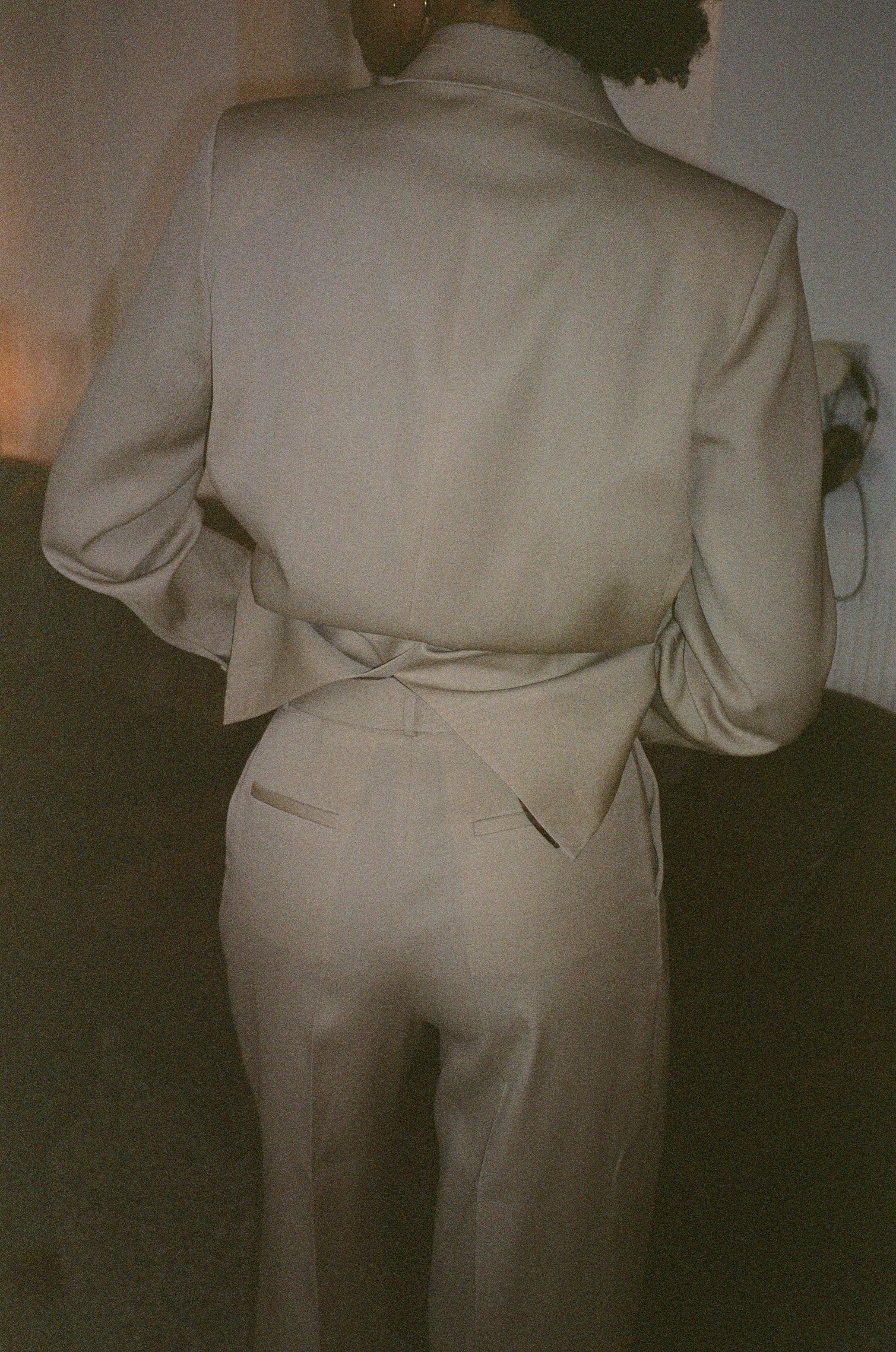 pantalon de tailleur femme gabardine de laine beige Made in France par Facettes Studio