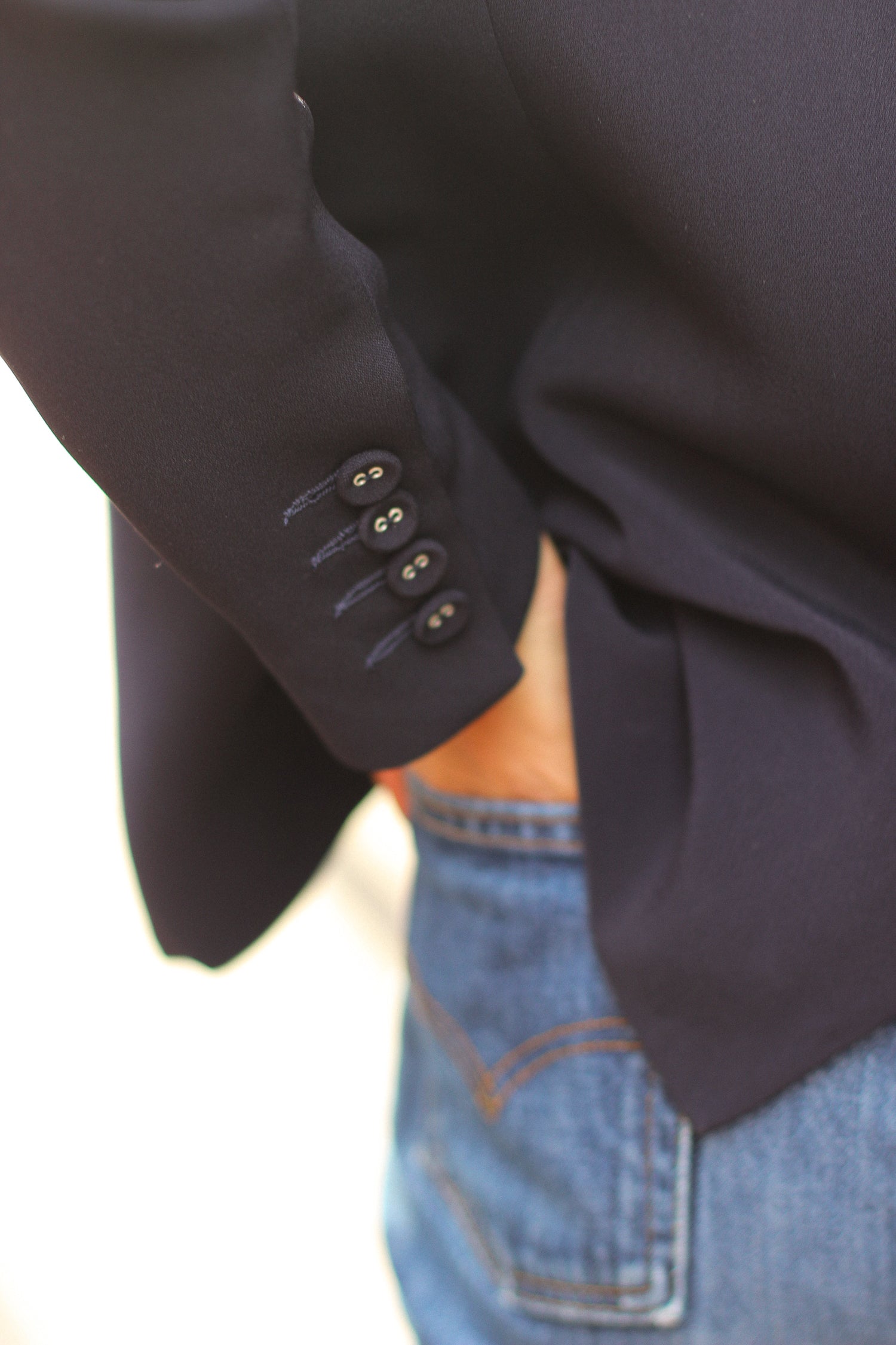 détails veste Diana crepe bleu marine made in France par Facettes Studio