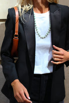 veste smoking femme col satin noir et grain de poudre en laine made in France par Facettes Studio